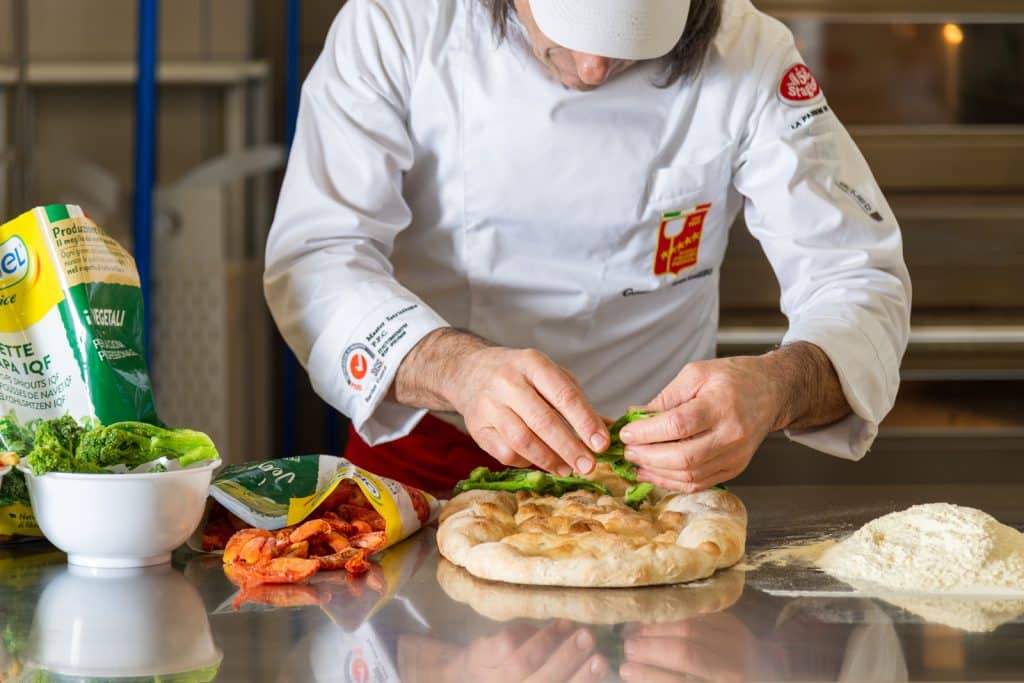 Scuola Italiana Pizzaioli e Orogel Food Service durante a renovação da parceria no Dia Mundial da Pizza 2026