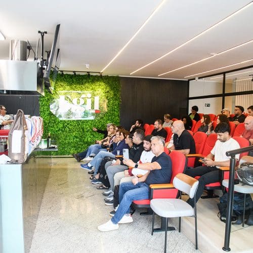 Aula prática de pizza na Scuola Italiana Pizzaioli no Brasil