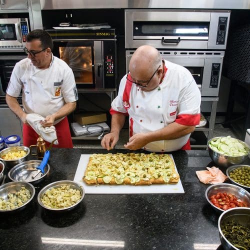 Momento de prática durante formação da Scuola Italiana Pizzaioli no Brasil