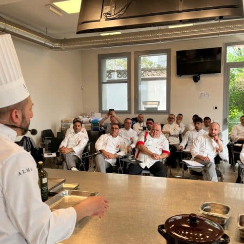 Master Instrutores trabalhando com massas no curso de atualização