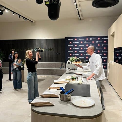 Master Instrutor da Scuola Italiana Pizzaioli com público na Design Week