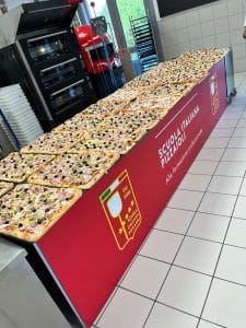 Público presente no evento beneficente Capricci e Capricciosa em Curtarolo