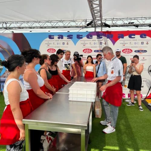 Degustação de pizza no Bufala Fest Pádua 2026