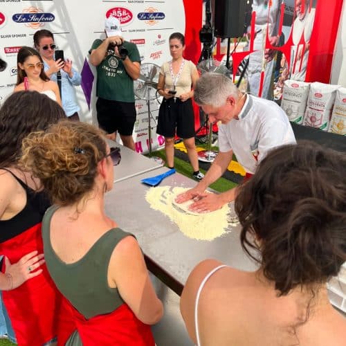 Encerramento da participação da Scuola Italiana Pizzaioli no Bufala Fest Pádua 2026